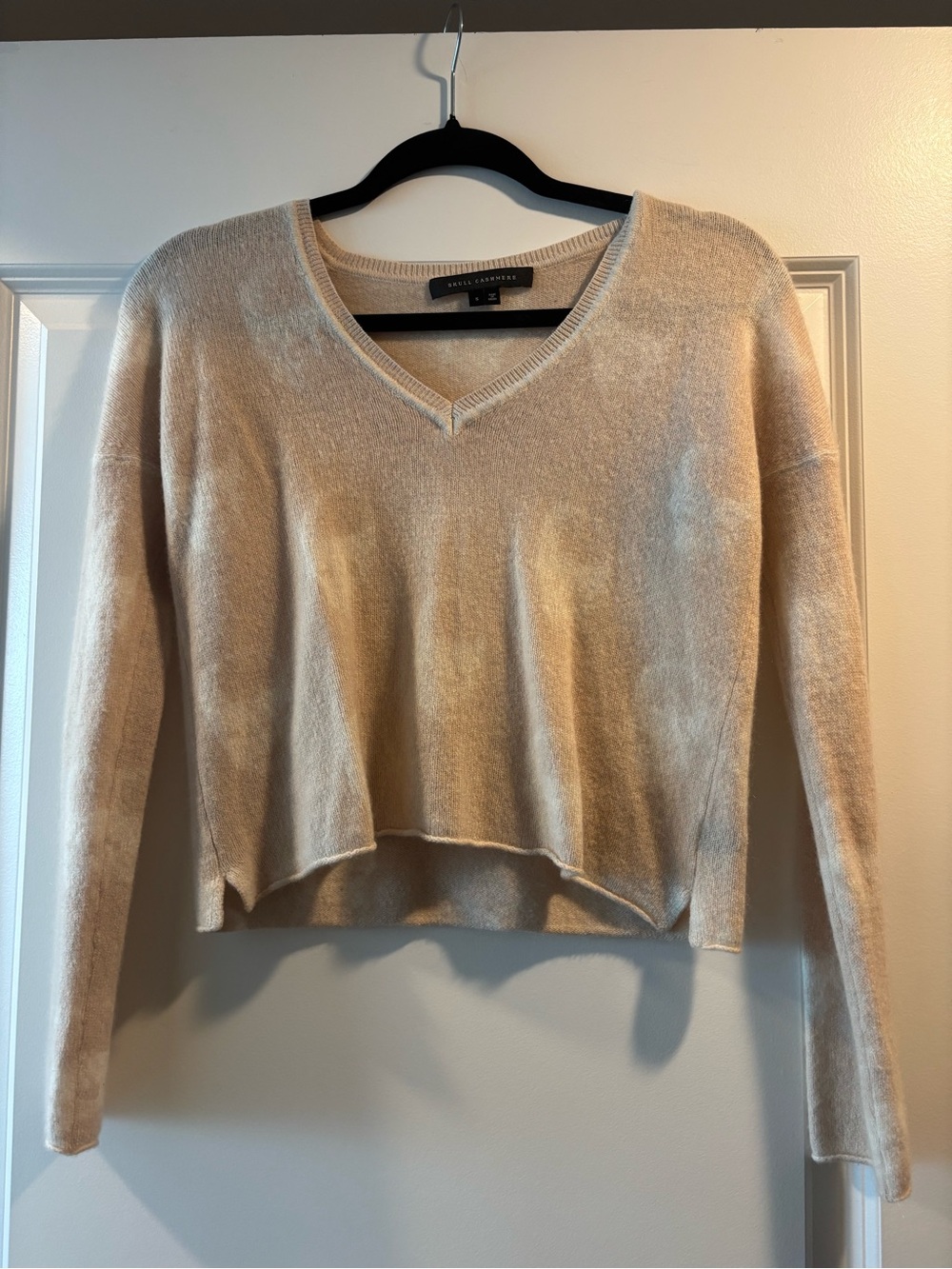 Skull Cashmere v-neck cropped sweater